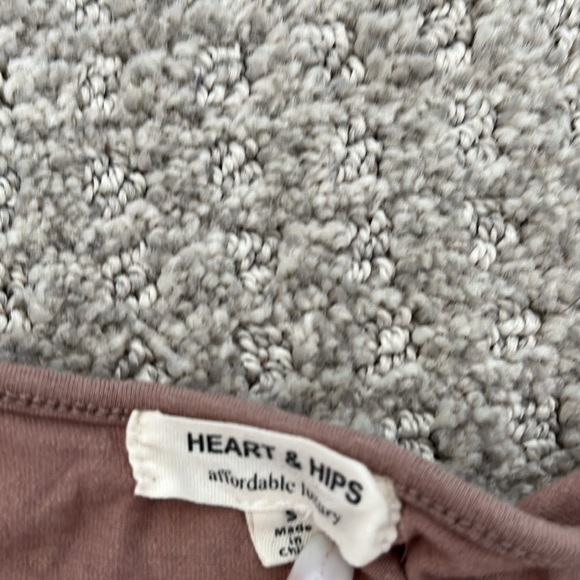 Hearts & hips taupe bodysuit - Picture 2 of 5